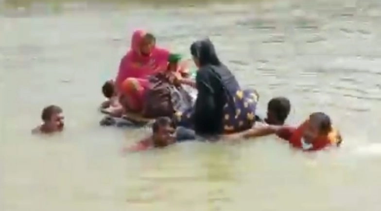 Pregnant Woman Taken to Hospital on Makeshift Boat in Darbhanga, Video Goes Viral
