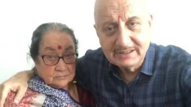 Anupam Kher Informs His Mother Who Had Tested Positive for Coronavirus Is Now Healthy and Will Quarantine At Home (Read Tweet)