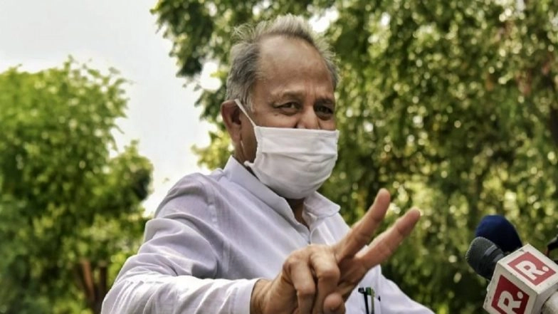 Ashok Gehlot Continues Tirade Against Sachin Pilot, Says 'Speaking Good English' and 'Being Handsome' Not Enough
