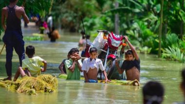 Bihar Floods: 19 NDRF Teams Deployed, Scores Rehabilitated as Heavy Rainfall in Nepal Swells Gandak and Kosi Rivers