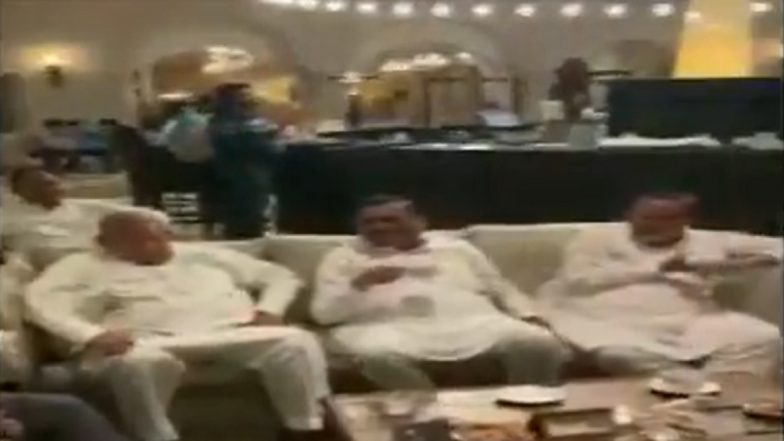 Rajasthan Congress MLAs of Ashok Gehlot Camp Play 'Antakshari' at Resort, Sing 'Hum Honge Kamyab' Amid Political Crisis (Watch Video)