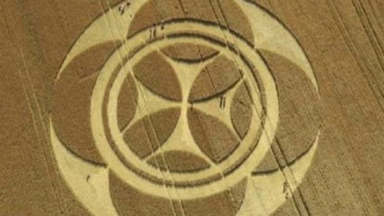 Bizarre 'Templar Crop' Circle Appears in French Field, Know More About Crop Formation Mystery, Alien Theories And Other Times It Was Spotted in Different Countries (Pictures & Videos)