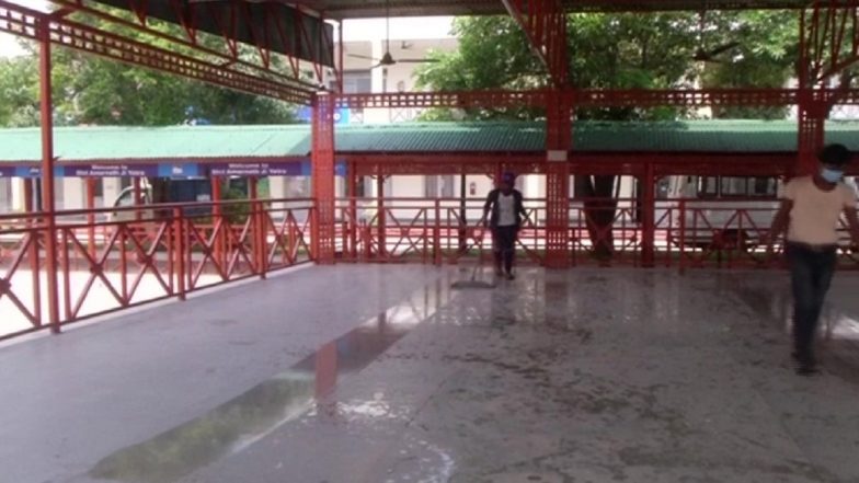 Amarnath Yatra 2020 Update: Preparations For Pilgrimage Underway in Jammu, Civic Authority Starts Sanitisation of Jammu Base Camp 'Yatri Niwas'