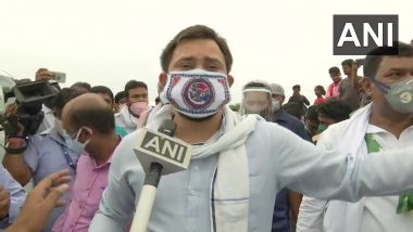 Bihar CM Nitish Kumar Has Become Invisible During COVID-19, Floods: Tejashwi Yadav During His Visit to Flood-Affected Darbhanga