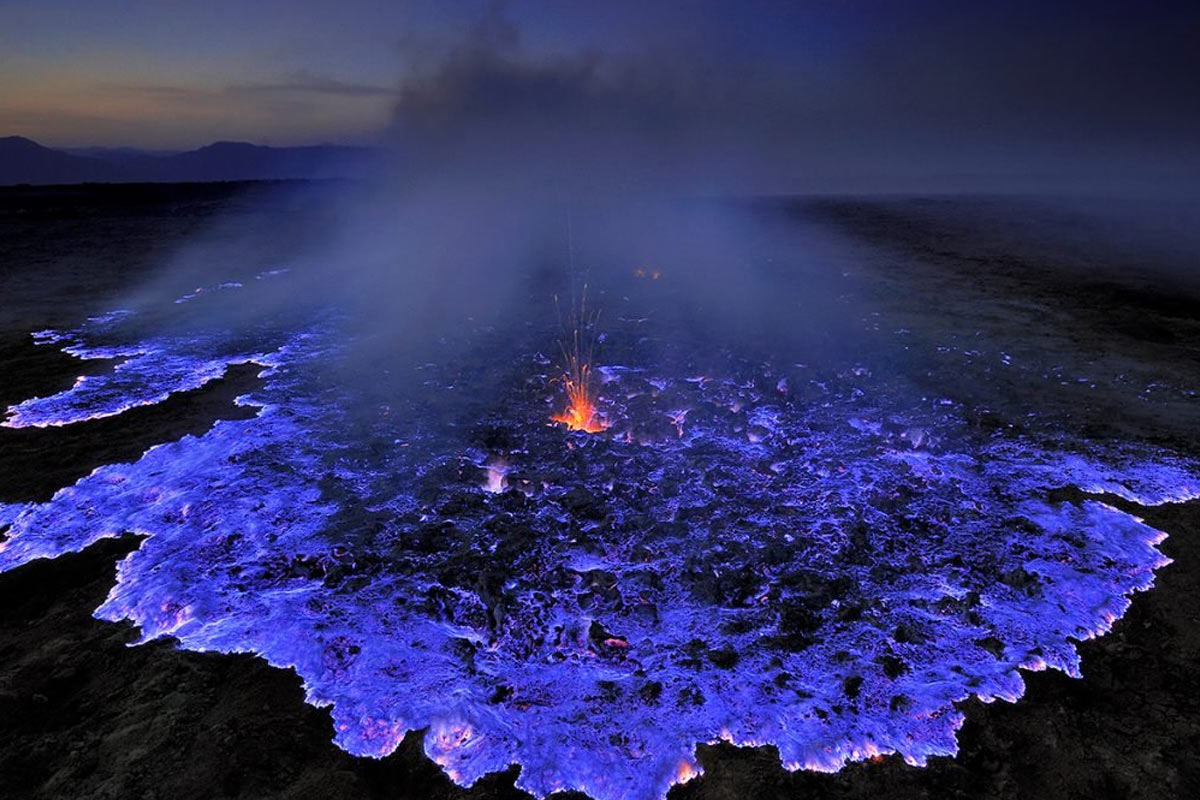 Kawah Ijen volcano blue lava  Blue  Lava  Erupts in 