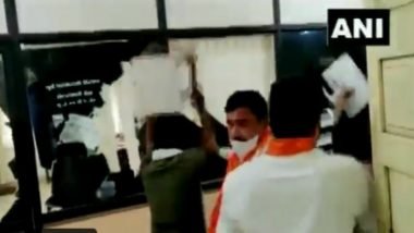 Maharashtra: MNS Workers Vandalise Agriculture Department's Office in Latur (Watch Video)