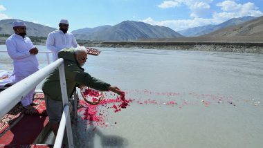 PM Narendra Modi Performs Sindhu Darshan Puja at Ladakh's Nimu, Watch Video