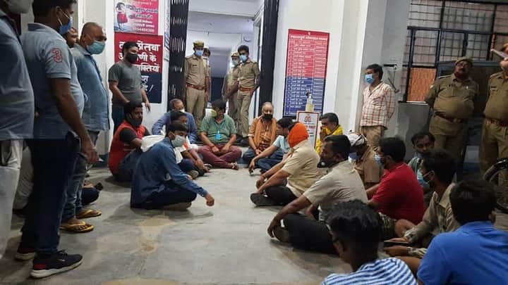 UP BJP MLA Pankaj Gupta Holds Overnight Protest Outside Sadar Police Station in Unnao