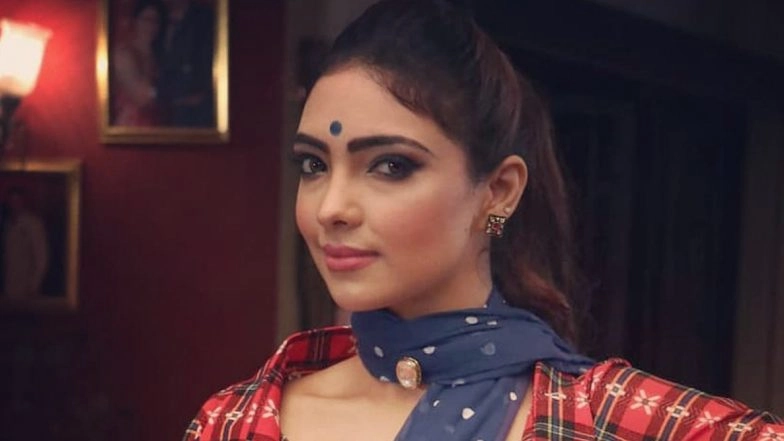 Kumkum Bhagya Actress Pooja Banerjee Reacts to the Fire Incident on the Sets of Ekta Kapoor&rsquo;s TV Show (Details Inside)