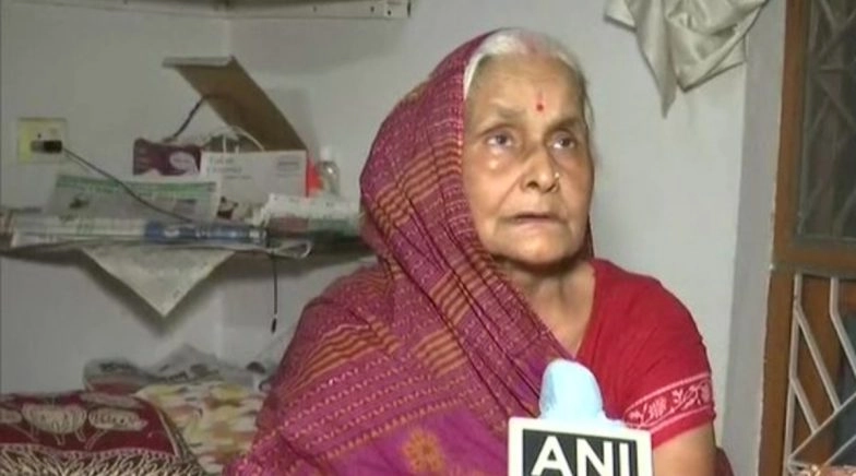 Sarla Devi Urges Son Deep Prakash, Brother of Slain Gangster Vikas Dubey To Surrender Before Police