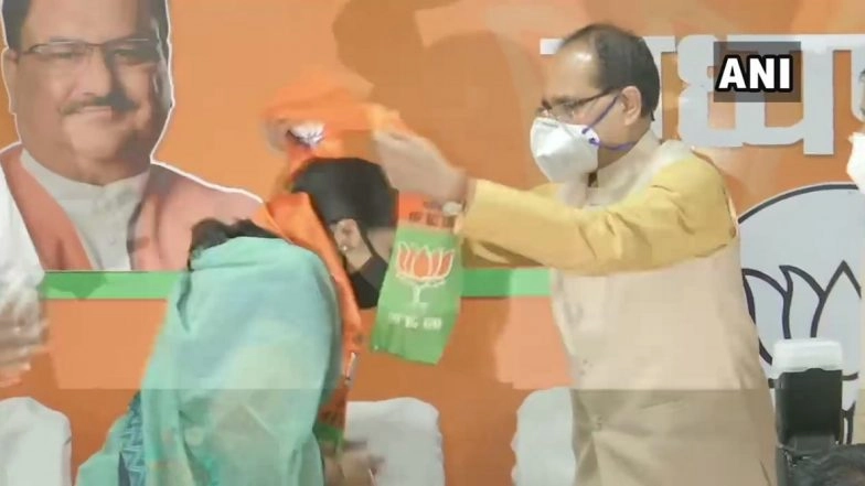 Madhya Pradesh Congress MLA Sumitra Devi Kasdekar Resigns, Joins BJP in Presence of CM Shivraj Singh Chouhan