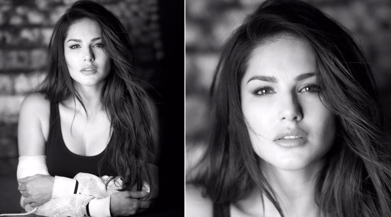 #ChallengeAccepted: Sunny Leone Takes Part In The Women Empowerment Trend!