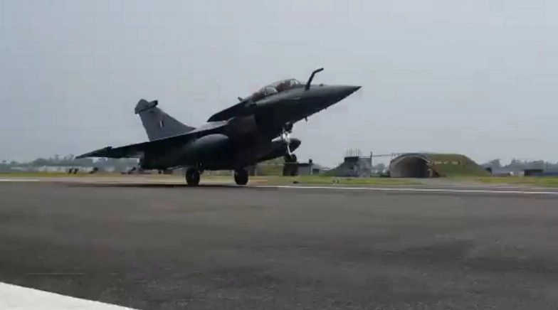 Five Rafale Jets Arrive in India in a Boost to IAF’s Combat Capability