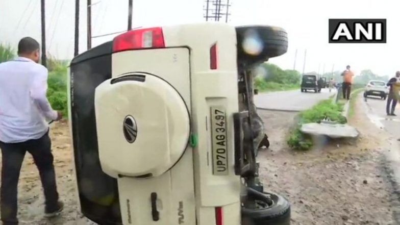 Vikas Dubey Arrested: Vehicle of UP Special Task Force Convoy Bringing Back Gangster From MP to Kanpur Overturns