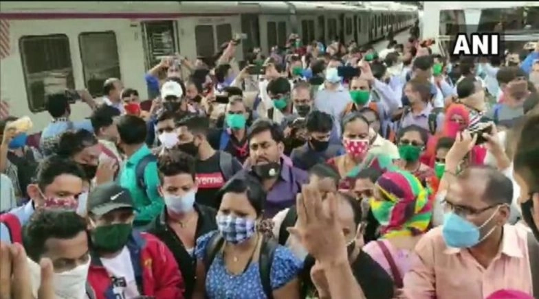 Ruckus at Nalasopara Station as General Public Demand to be Allowed to Board Mumbai Local Train