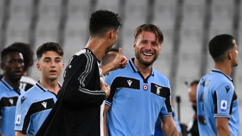 Cristiano Ronaldo Hugs Ciro Immobile After Juventus vs Lazio, Serie 2019-20 As Both Players Reach 30-Goal Match in the League (Watch Video)