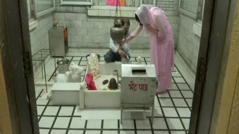 Sawan Somvar 2020: Fewer Devotees Visit Shiva Temples on Sawan's Fourth Monday Due to COVID-19 Pandemic