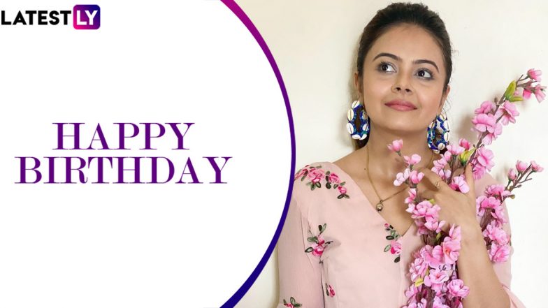 Devoleena Bhattacharjee Birthday Special: Instagram Pictures of the Actress That Prove She's a Selfie Queen