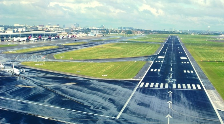 AAI Signs MoU with NTPC to Set Up Solar Power Plants at Airports