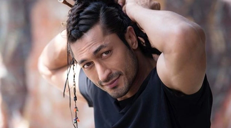 Vidyut Jammwal Extends Financial Support to Movie Stunt Artists Association During COVID-19 Crisis