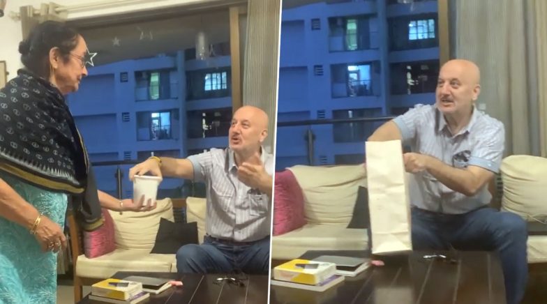 Anupam Kher Treats Mother Dulari with Her Fav Dessert Kheer, Sent by Friend Ashoke Pandit 