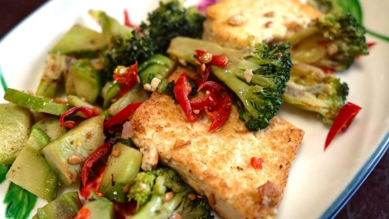 Calcium For Vegans: From Green Leafy Vegetables to Tofu, Here Are Five Plant-Based Foods to Source This Important Micronutrient