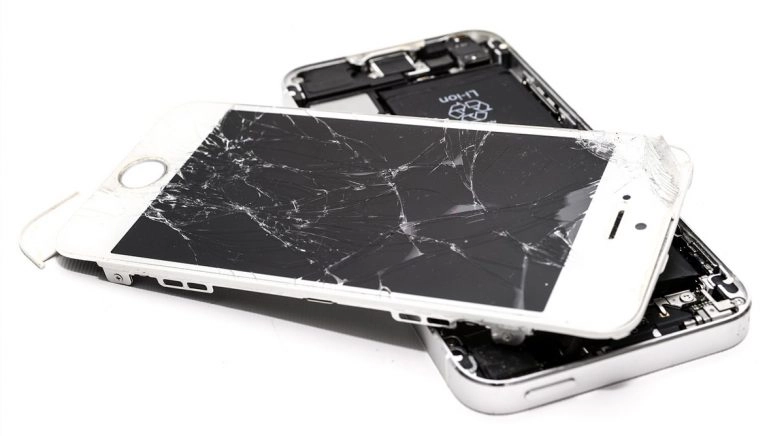 Tamil Nadu Woman, Her Twin Sons Die in Fire Allegedly After Mobile Phone Kept On Charging, Explodes