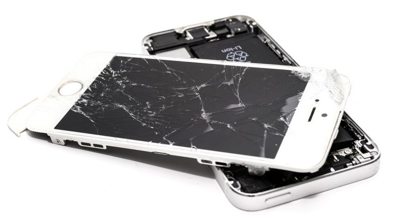 Tamil Nadu Woman, Her Twin Sons Die in Fire Allegedly After Mobile Phone Kept On Charging, Explodes