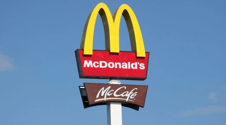 McDonald’s Apologises to UK Mom After Her Daughter Choked on Face Mask Cooked Inside Chicken Nugget 
