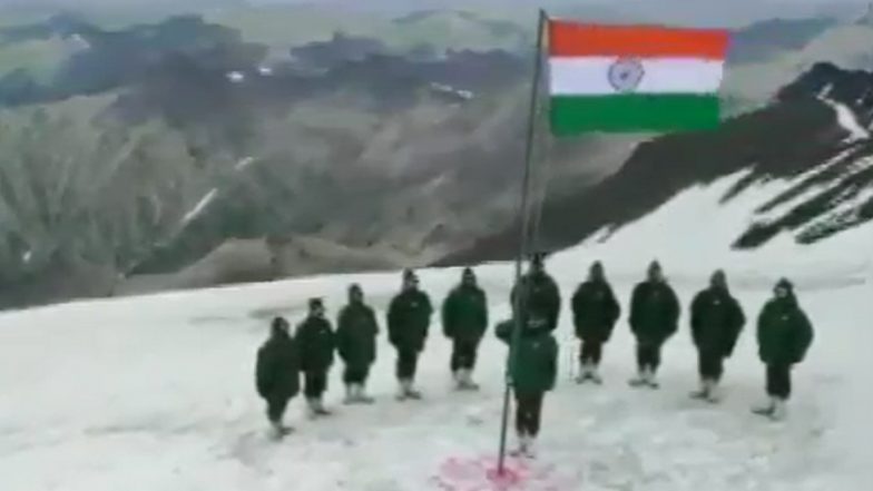 Independence Day 2020 Celebrations: Indian Army Soldiers in J&K's Gurez Sector Hoist National Flag (Watch Video)