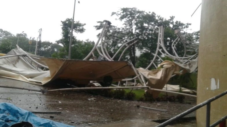 Mumbai Rains: Heavy Winds Wreak Portion of DY Patil Stadium, Sway Lights of Wankhede, Bring Down Cladding of Jaslok Hospital (Watch Pics and Videos)