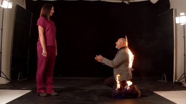 'FIRE-Y' Proposal! Stuntman Pops The Question to His Girlfriend While Being on Fire, She Says Yes to His 'Perfect Proposal' (Watch Video)