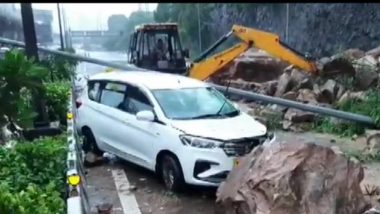 Landslide at Western Express Highway Near Kandivali, Narrow Escape For Motorists Amid Heavy Rain in Mumbai (Watch Video)