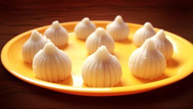 Why is Modak Lord Ganesha's Favourite? Here's How to Make This Sweet Dumpling as Prasad This Ganeshotsav 2020 (Watch Ukdiche Modak Recipe Video)