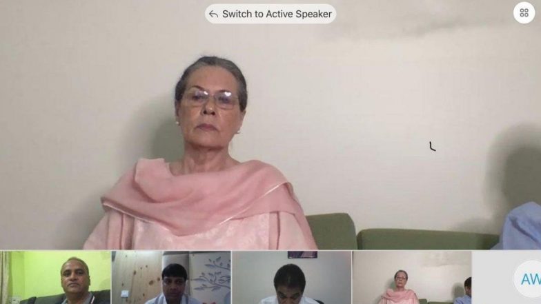 Congress Working Committee Meet: Sonia Gandhi Asks CWC to Select New President for Congress Party, Manmohan Singh Urges Her to Continue