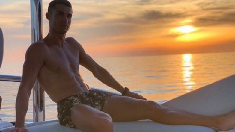Amid Barcelona Transfer Rumours, Cristiano Ronaldo Shares Another Abs-Flaunting Pic With a Cryptic Caption!