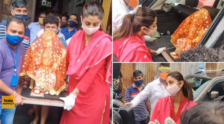 Ganeshotsav 2020: Shilpa Shetty Brings Lord Ganesha Home With Mask And  Gloves On (Watch Video) | LatestLY