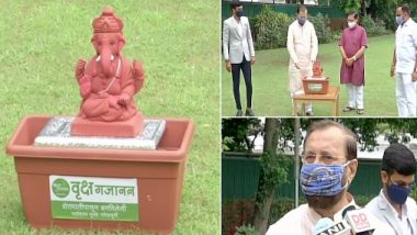 Ganpati Utsav 2020: Earthen Ganesh Idol Presented to Prakash Javadekar by Vruksha Gajanan Organisation, Minister Lauds Effort Saying Earthen Idols Can Be Disposed Without Pollution; See Pics