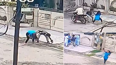 Jalandhar: 15-year-Old Girl Fights Two Bike-Borne Miscreants Who Try to Snatch Her Mobile Phone (Watch Video)