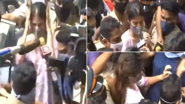 SSR Case: Rhea Chakraborty Mobbed by Reporters Outside NCB Office, NCW Chief Rekha Sharma Questions Work Ethics of Media