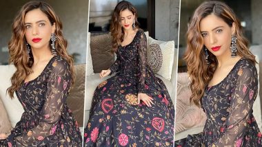 Aamna Sharif Has That Dark Florals, Bold Red Lips and a Seriously Sensational Vibe Going On!