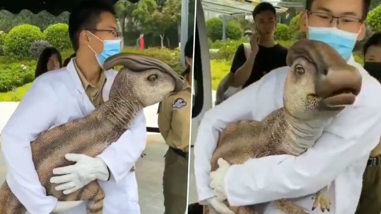 Real Dinosaur Cloned in China? Know More About Viral Video of Scary Looking Prehistoric Creature From Jurassic World's Exhibition