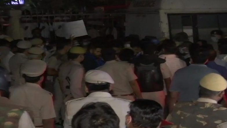 Hathras Gangrape Case: Family of Deceased Girl, Bhim Army Workers Protest Outside Delhi's Safdarjung Hospital