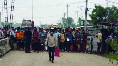 Lockdown Impact in Nepal: 22,000 Nepali Migrant Workers Leave for India Via Nepalgunj Border in Search of Work