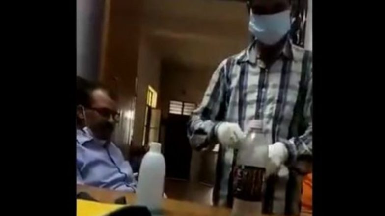 Uttar Pradesh: Mathura-Based Doctor Sends 15 of His Own Samples for COVID-19 Test to Complete Sampling Target Set by CMO, Watch Viral Video