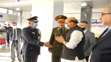 Rajnath Singh Does Namaste When Russian Official Offers Handshake, Sets Example of Social Distancing Amid COVID-19 Pandemic (Video)