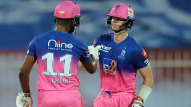 Rajasthan Royals Share Candid Picture of Sanju Samson, Steve Smith Ahead of IPL 2020 Match Against KXIP, Fans Come Up With Intriguing Captions