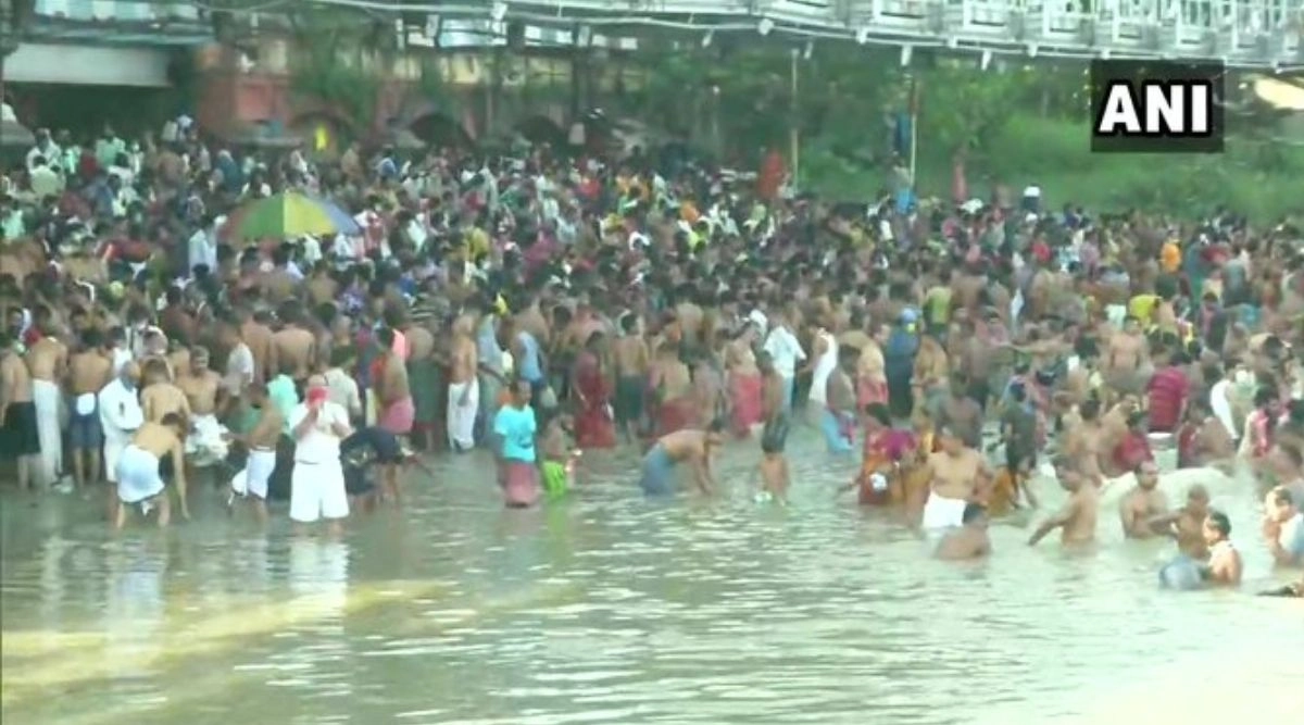 Mahalaya Amavas 2020 People in Kolkata Violate Social Mahalaya Amavas 2020 People in Kolkata Violate Social