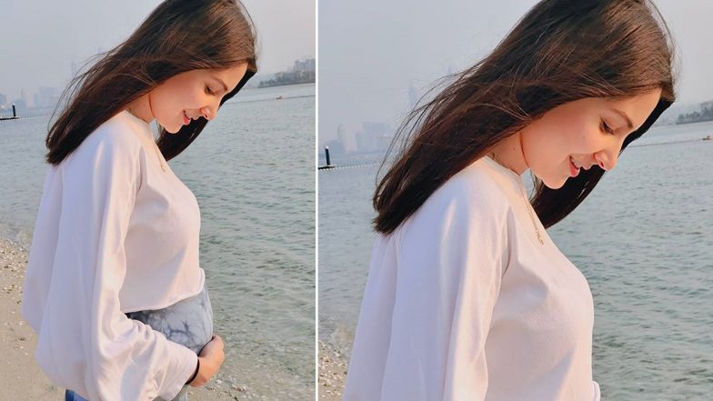 Anushka Sharma Caresses her Baby Bump and If the Sight Won't Melt Your Heart, then We Don't Know What Will