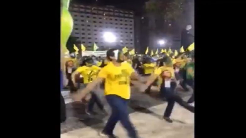 Brazil Independence Day 2020 Celebrations: Hundreds Dance Maskless on Street in Rio de Janerio; Social Distancing Norms Go For a Toss